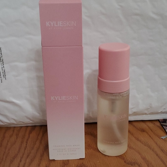 Kylie Cosmetics Other - NEW  : KYLIESKIN BY KYLIE JENNER